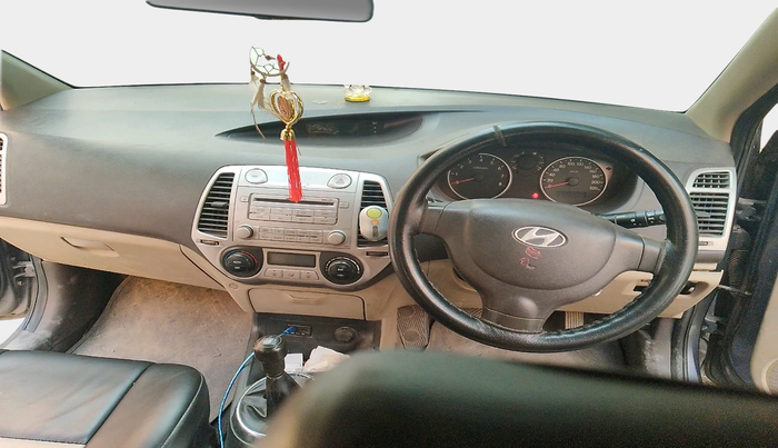 2011 Hyundai i20 MAGNA 1.2, Petrol, Manual, 1,04,447 km, interior