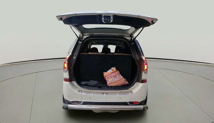 2019 Mahindra XUV500 W11 AT, Diesel, Automatic, 1,11,404 km, exterior