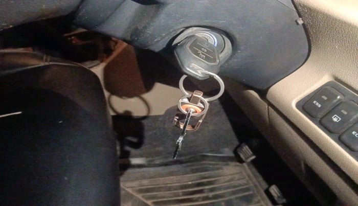 2017 Mahindra TUV300 T8, Diesel, Manual, 1,03,595 km, interior