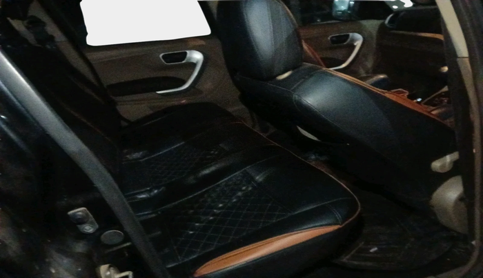 2017 Mahindra TUV300 T8, Diesel, Manual, 1,03,595 km, interior