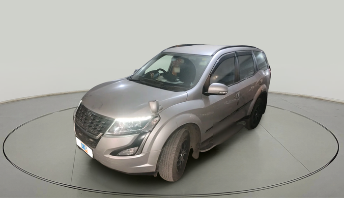 2020 Mahindra XUV500 W7, Diesel, Manual, 52,973 km, exterior