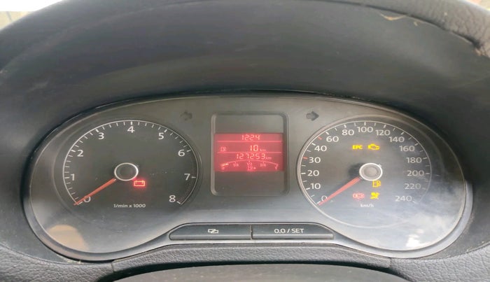 2013 Volkswagen Polo HIGHLINE1.2L, Petrol, Manual, 1,27,253 km, interior