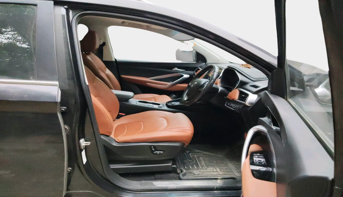 2022 MG HECTOR PLUS SHARP 1.5 PETROL TURBO CVT 6-STR, Petrol, Automatic, 54,876 km, interior