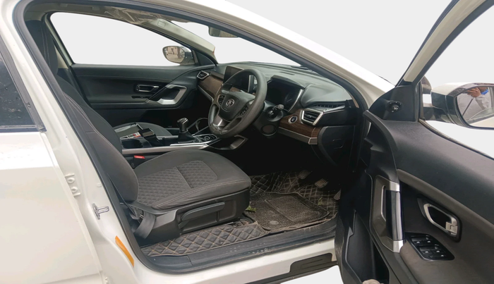 2021 Tata Harrier XT 2.0L KRYOTEC, Diesel, Manual, 48,015 km, interior