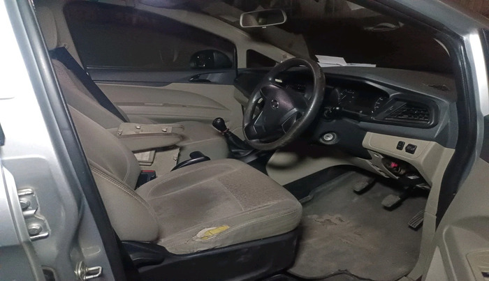 2019 Mahindra MARAZZO M2 7STR, Diesel, Manual, 60,157 km, interior