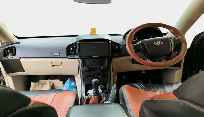 2015 Mahindra XUV500 W4, Diesel, Manual, 1,31,128 km, interior