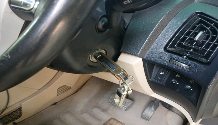2018 Mahindra XUV500 W6 AT 1.99, Diesel, Automatic, 94,373 km, interior