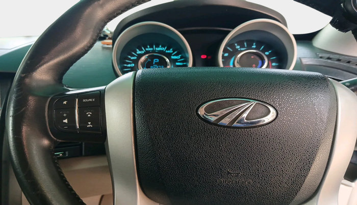 2018 Mahindra XUV500 W6 AT 1.99, Diesel, Automatic, 94,373 km, interior