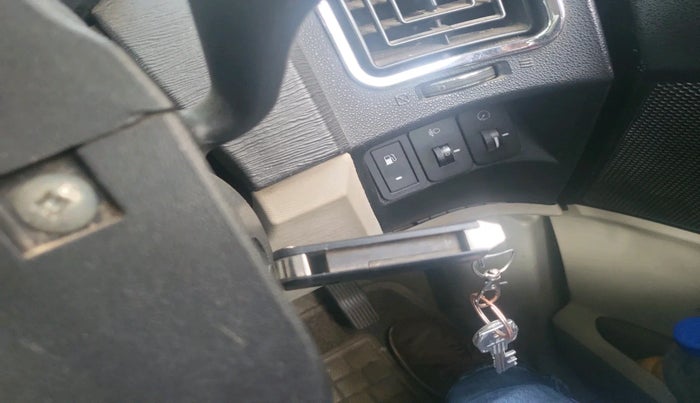 2016 Mahindra XUV500 W6 AT 1.99, Diesel, Automatic, 2,38,933 km, interior