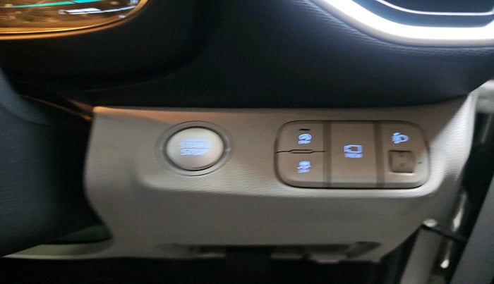 2023 Hyundai VENUE SX 1.2 PETROL, Petrol, Manual, 16,574 km, interior