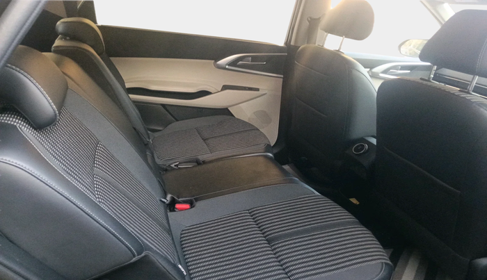 2022 KIA CARENS PRESTIGE PLUS 1.5 DIESEL 7 STR, Diesel, Manual, 31,139 km, interior