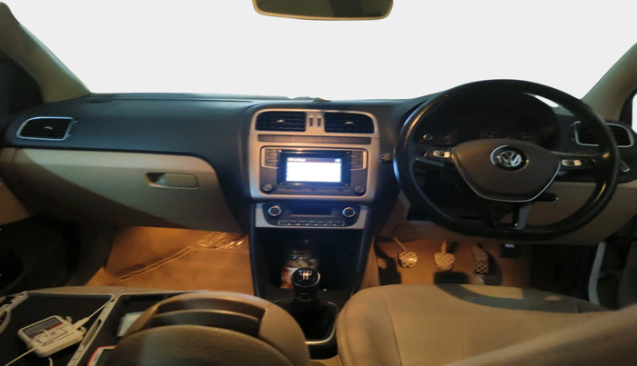 2017 Volkswagen Ameo HIGHLINE PLUS 1.5L 16 ALLOY, Diesel, Manual, 44,349 km, interior