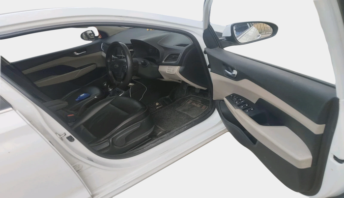 2019 Hyundai Verna 1.6 VTVT SX, Petrol, Manual, 1,01,135 km, interior