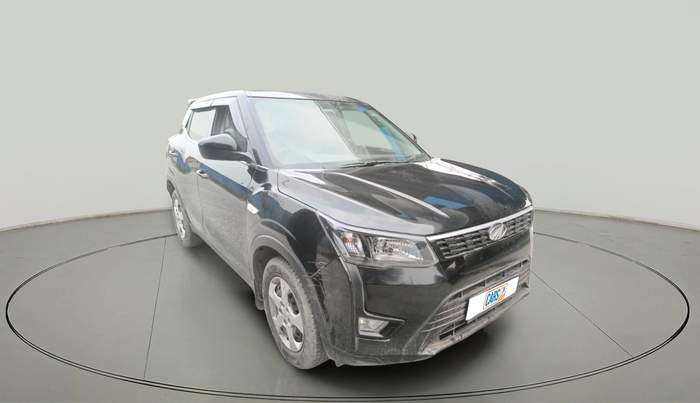 2022 Mahindra XUV300 W4 1.2 PETROL, Petrol, Manual, 37,759 km, exterior
