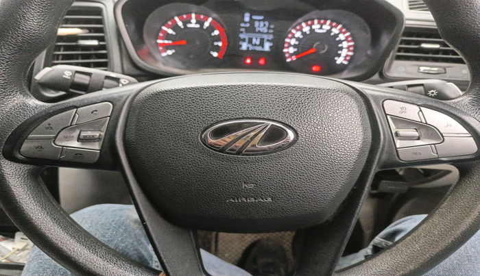 2022 Mahindra XUV300 W4 1.2 PETROL, Petrol, Manual, 37,759 km, interior