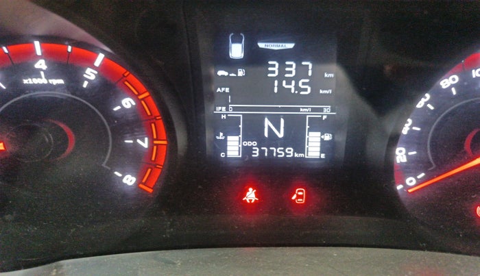 2022 Mahindra XUV300 W4 1.2 PETROL, Petrol, Manual, 37,759 km, interior