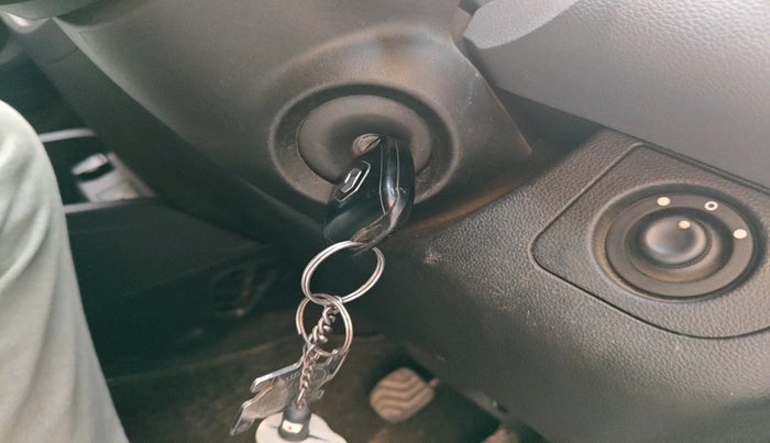 2021 Renault Kwid RXT 1.0 AMT (O), Petrol, Automatic, 41,863 km, interior