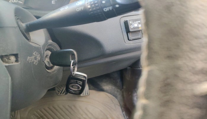 2011 Maruti Swift Dzire LXI, CNG, Manual, 62,853 km, interior