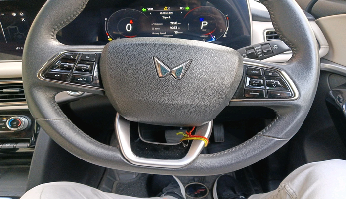 2024 Mahindra XUV700 AX 7 LUXURY P AT 7 STR, Petrol, Automatic, 23,440 km, interior