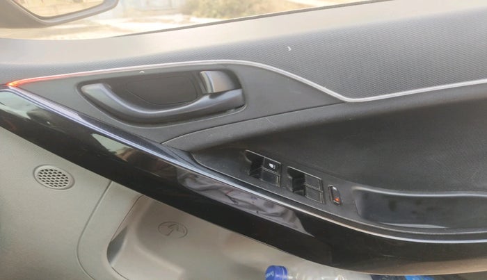 2019 Tata NEXON KRAZ MT PETROL, Petrol, Manual, 69,589 km, interior