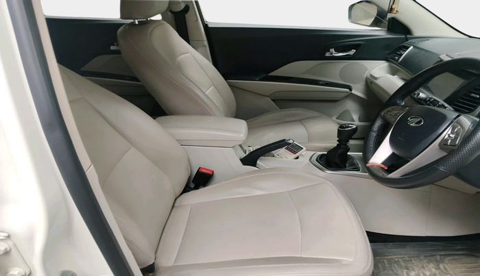 2022 Mahindra XUV300 W8 1.2 PETROL, Petrol, Manual, 46,804 km, interior