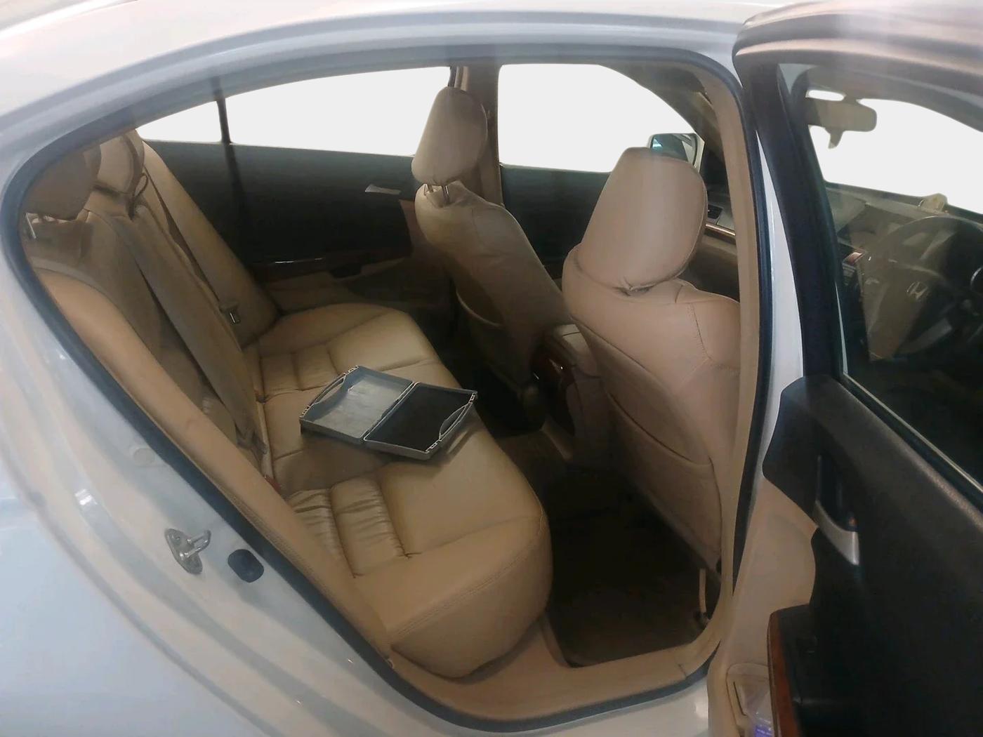 2011 Honda Accord 2.4L I-VTEC AT, Petrol, Automatic, 1,20,541 km, interior