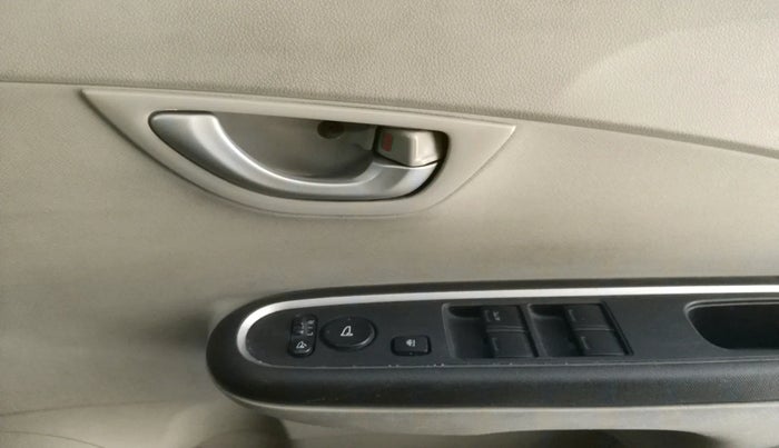 2016 Honda Amaze 1.2L I-VTEC VX, Petrol, Manual, 52,750 km, interior