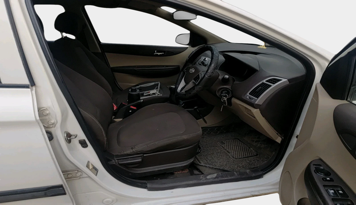 2011 Hyundai i20 SPORTZ 1.2, Petrol, Manual, 82,317 km, interior