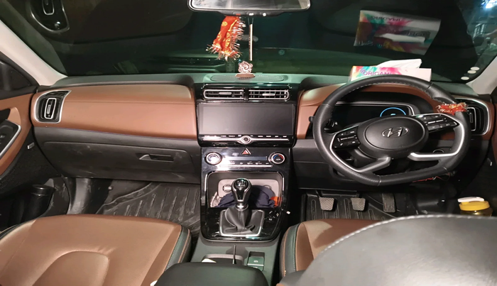 2022 Hyundai ALCAZAR PLATINUM 2.0 MT 7STR, Petrol, Manual, 27,577 km, interior