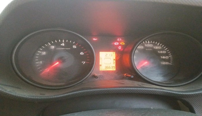 2017 Mahindra TUV300 T4 PLUS, Diesel, Manual, 36,639 km, interior