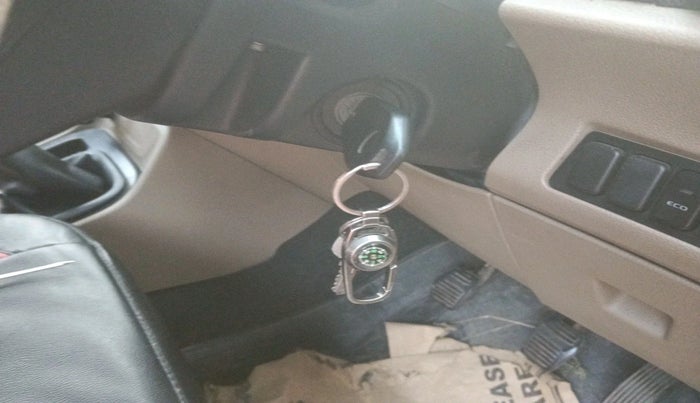 2017 Mahindra TUV300 T4 PLUS, Diesel, Manual, 36,639 km, interior