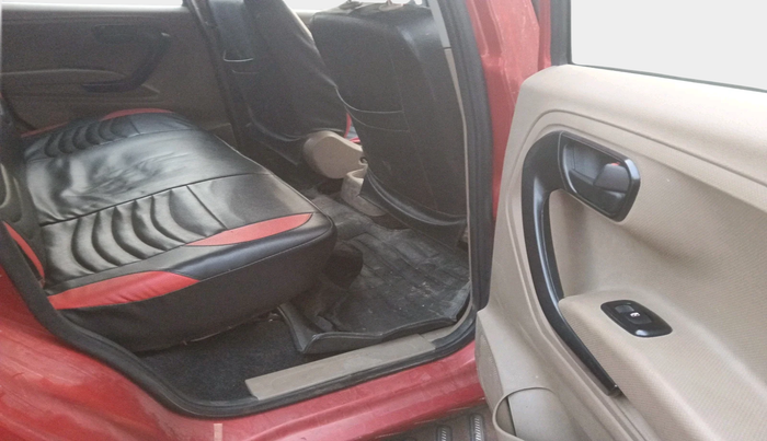 2017 Mahindra TUV300 T4 PLUS, Diesel, Manual, 36,639 km, interior