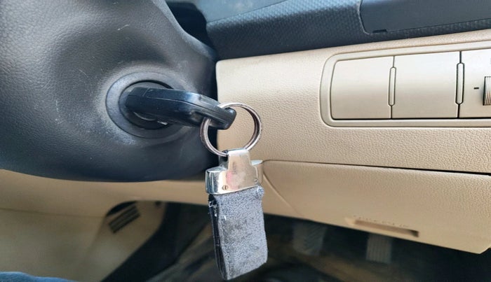 2011 Hyundai Verna FLUIDIC 1.4 VTVT, Petrol, Manual, 84,117 km, interior