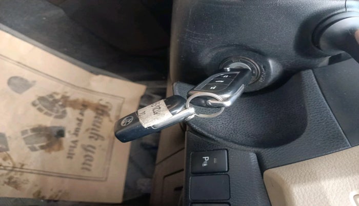 2014 Toyota Corolla Altis G PETROL, Petrol, Manual, 85,920 km, interior