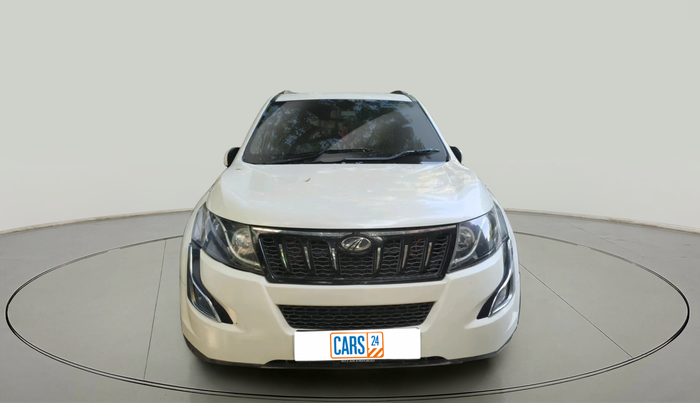 2016 Mahindra XUV500 W6 AT 1.99, Diesel, Automatic, 82,800 km, exterior