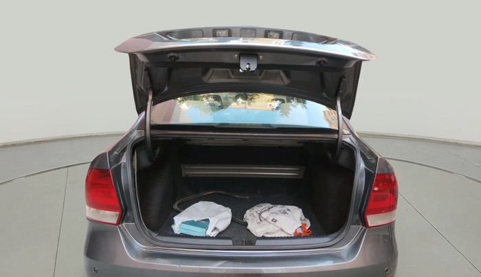 2013 Volkswagen Vento HIGHLINE 1.6 MPI, Petrol, Manual, 98,915 km, exterior