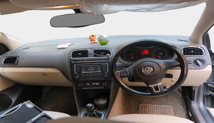 2013 Volkswagen Vento HIGHLINE 1.6 MPI, Petrol, Manual, 98,915 km, interior