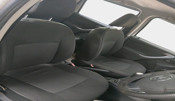 2013 Renault Duster RXE PETROL, Petrol, Manual, 63,521 km, interior