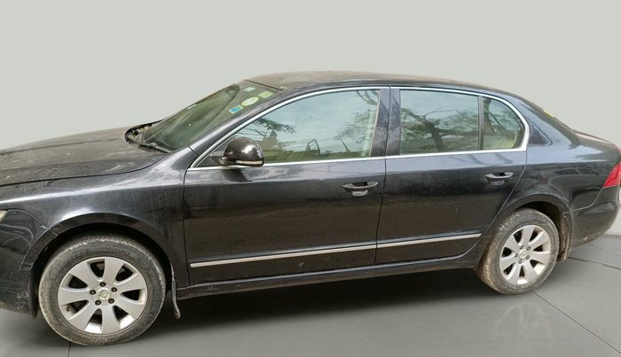 2013 Skoda Superb ELEGANCE 1.8 TSI AT, Petrol, Automatic, 81,484 km, exterior