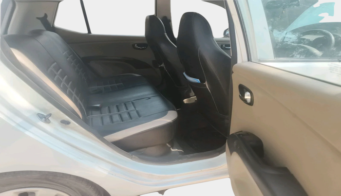 2012 Hyundai i10 MAGNA 1.2, CNG, Manual, 1,72,488 km, interior