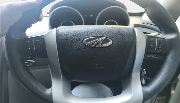 2017 Mahindra XUV500 W6 AT 1.99, Diesel, Automatic, 1,45,319 km, interior