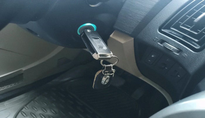 2017 Mahindra XUV500 W6 AT 1.99, Diesel, Automatic, 1,45,319 km, interior