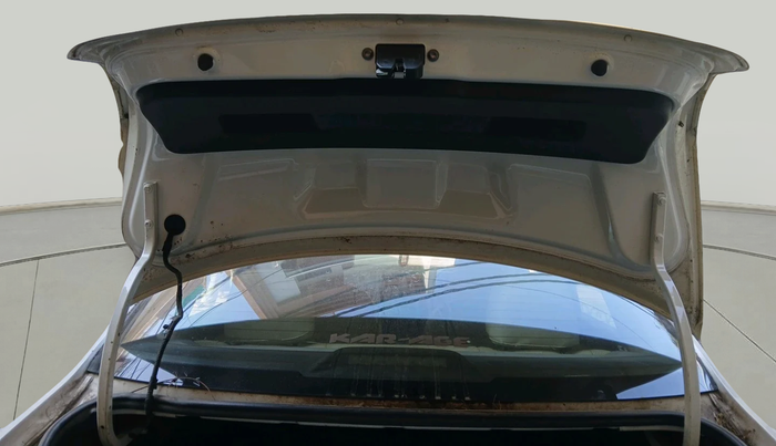 2011 Volkswagen Vento COMFORTLINE 1.6, Petrol, Manual, 65,298 km, exterior