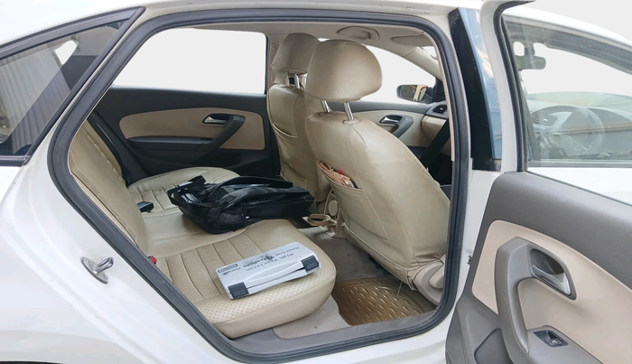 2011 Volkswagen Vento COMFORTLINE 1.6, Petrol, Manual, 65,298 km, interior