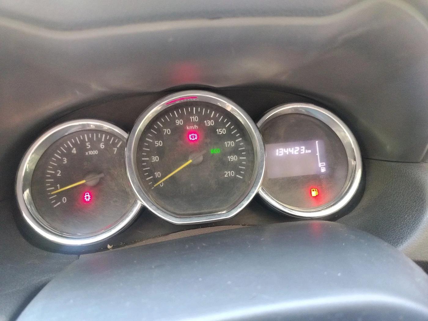 2017 Renault Duster RXL PETROL, Petrol, Manual, 1,36,000 km, interior