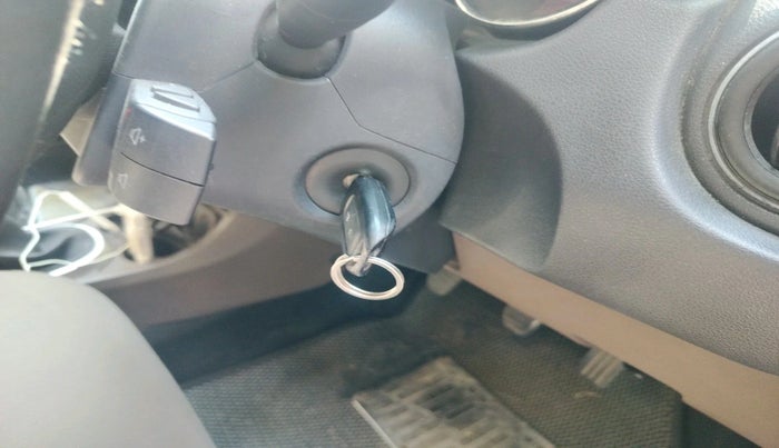 2017 Renault Duster RXL PETROL, Petrol, Manual, 1,36,000 km, interior