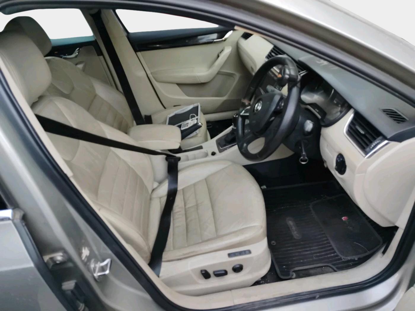 2014 Skoda Octavia ELEGANCE 1.8 TSI AT, Petrol, Automatic, 78,954 km, interior
