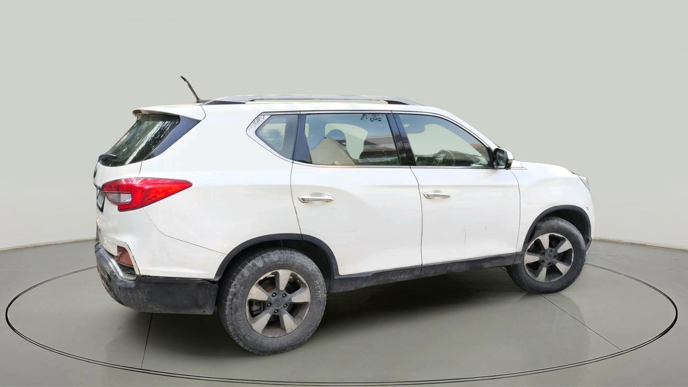2018 Mahindra ALTURAS G4 4WD AT, Diesel, Automatic, 1,28,589 km, exterior