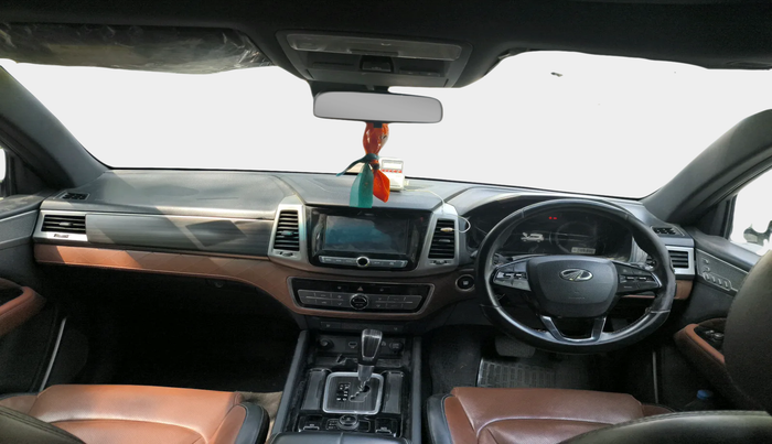 2018 Mahindra ALTURAS G4 4WD AT, Diesel, Automatic, 1,28,589 km, interior