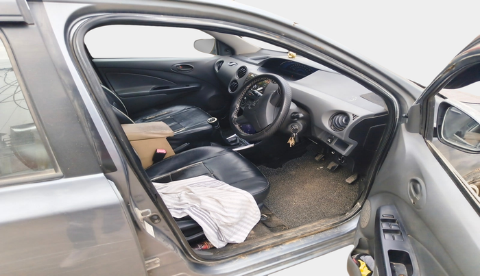 2013 Toyota Etios G, Petrol, Manual, 79,577 km, interior